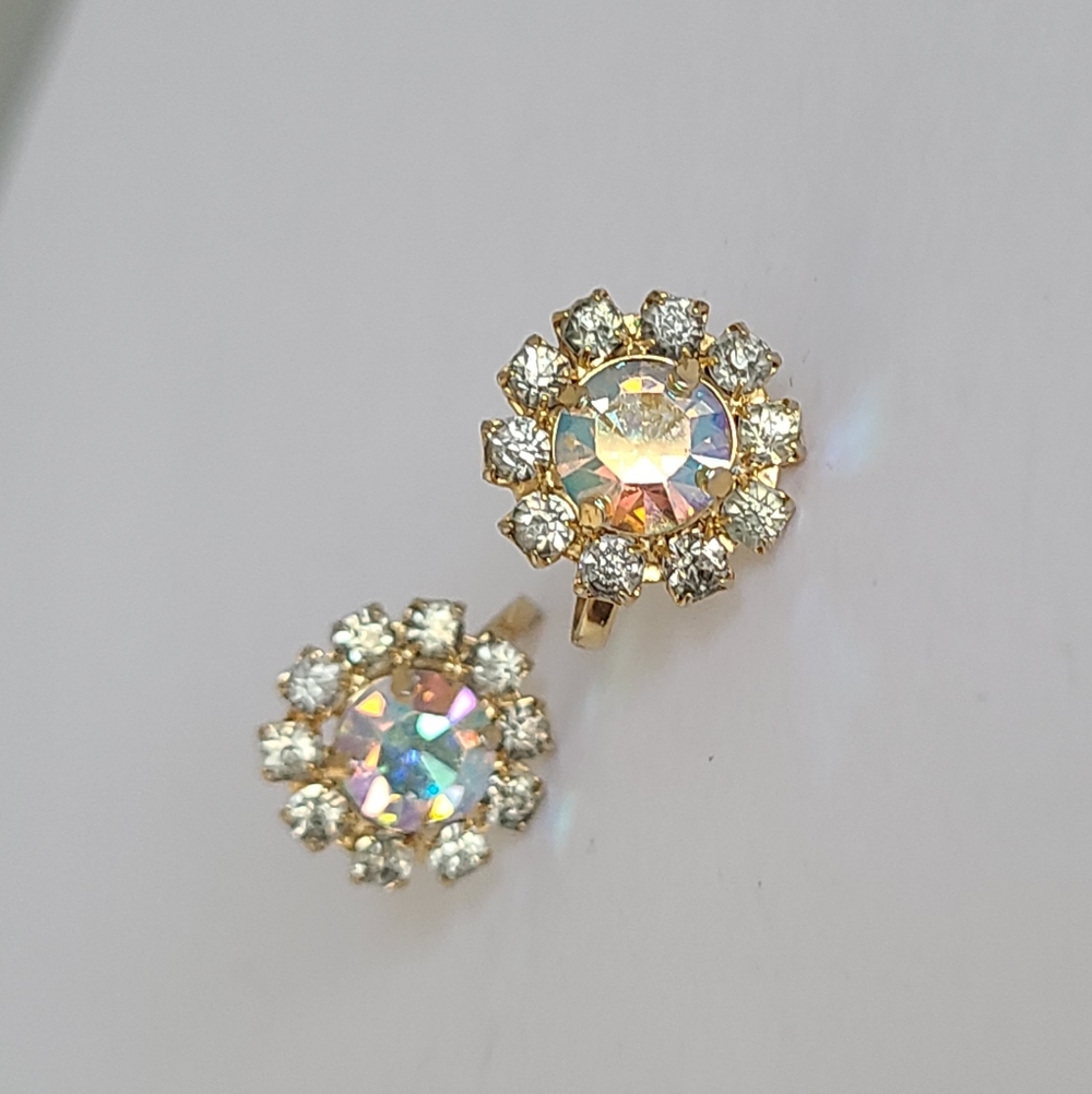 Vintage Mid-Century Aurora Borealis Crystal Cluster Gold Flower Clip On Earrings